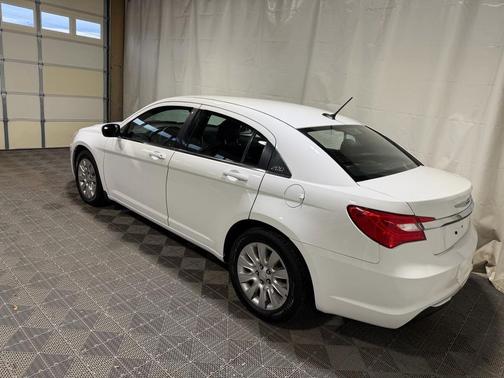 2013 Chrysler 200 LX