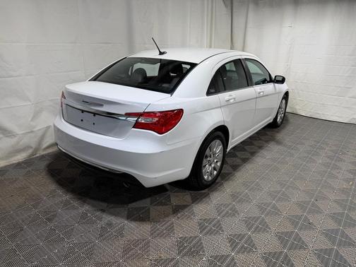 2013 Chrysler 200 LX