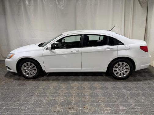 2013 Chrysler 200 LX