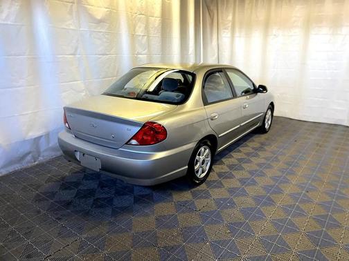 2004 Kia Spectra LS