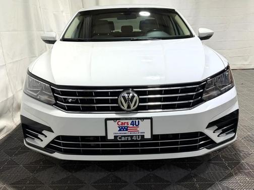 2017 Volkswagen Passat 1.8T R-Line w/Comfort