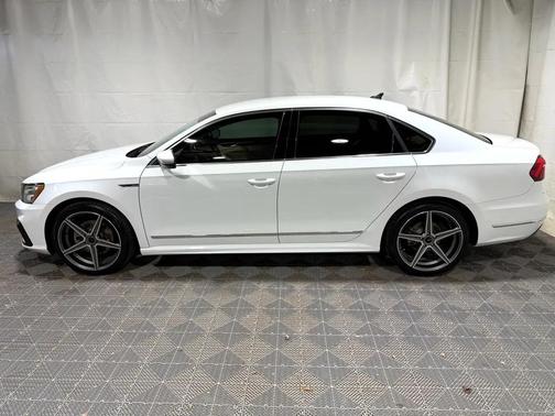 2017 Volkswagen Passat 1.8T R-Line w/Comfort