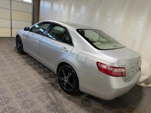 Titanium Metallic 2007 Toyota Camry XLE