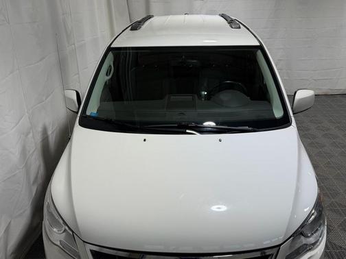 2012 Volkswagen Routan SE