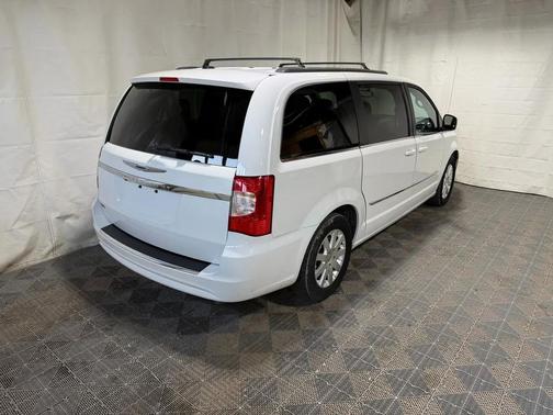 Bright White Clearcoat 2015 Chrysler Town & Country Touring