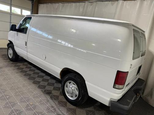 Oxford White Clearcoat 2007 Ford E150 Base