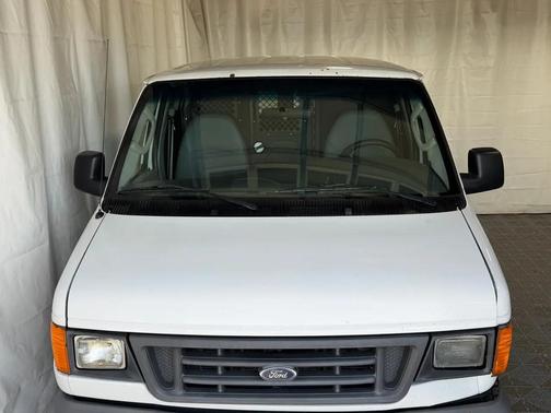 Oxford White Clearcoat 2007 Ford E150 Base