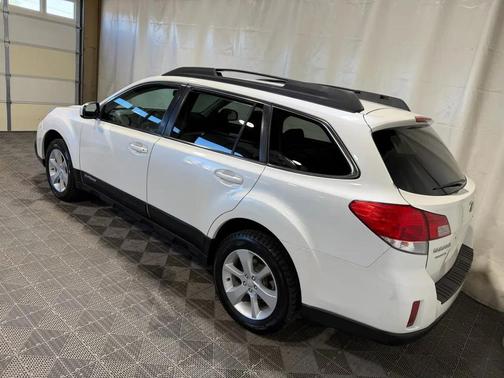 Satin White Pearl 2013 Subaru Outback 2.5i Premium