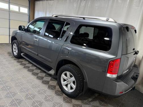 Smoke 2010 Nissan Armada SE