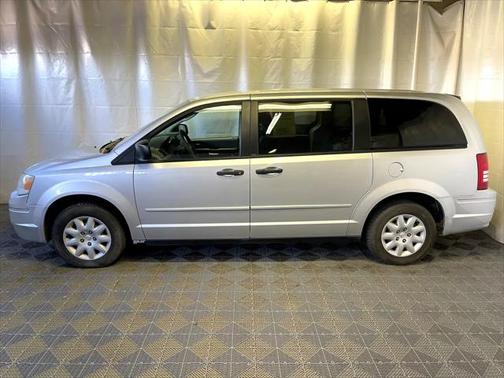 2008 Chrysler Town & Country LX
