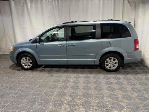 2009 Chrysler Town & Country Touring