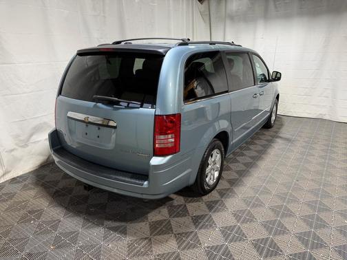 2009 Chrysler Town & Country Touring