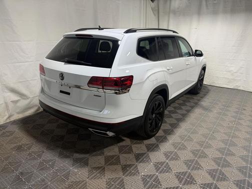 2022 Volkswagen Atlas 2.0T SE w/Technology 4MOTION