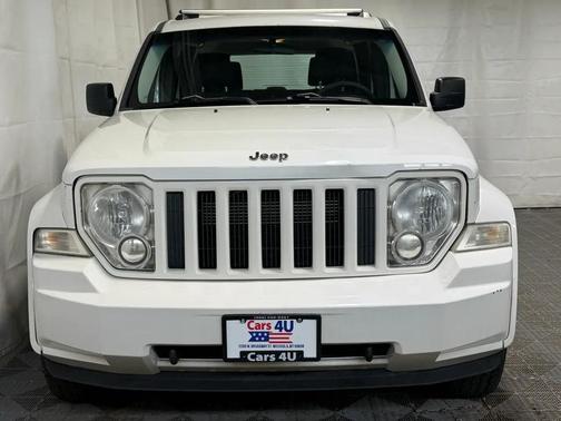 Stone White Clearcoat 2010 Jeep Liberty Sport