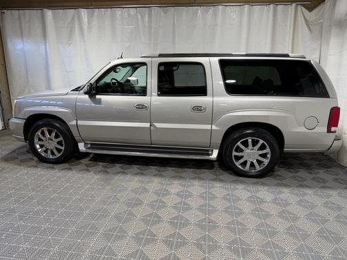 2004 Cadillac Escalade ESV Base