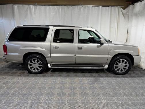 2004 Cadillac Escalade ESV Base