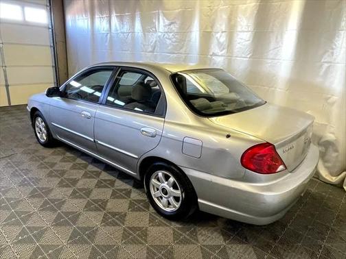 2004 Kia Spectra LS