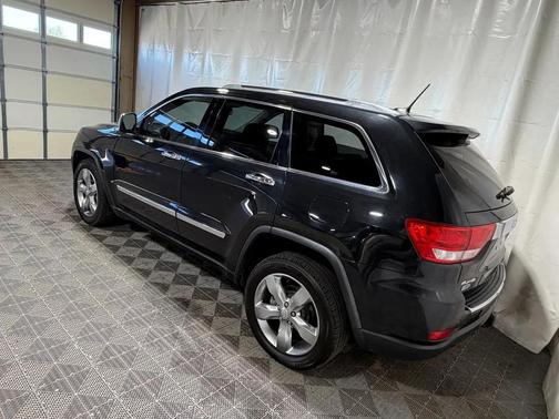 Brilliant Black Crystal Pearlcoat 2012 Jeep Grand Cherokee Overland