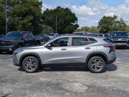 Sterling Gray Metallic 2026 Chevrolet Trax LT