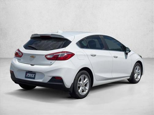 Summit White 2018 Chevrolet Cruze LT