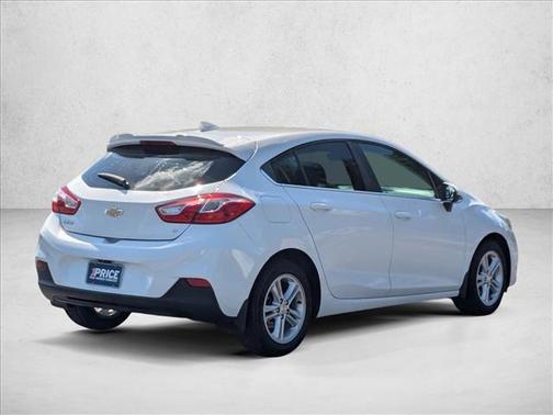 Summit White 2018 Chevrolet Cruze LT