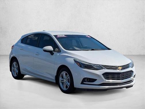 Summit White 2018 Chevrolet Cruze LT