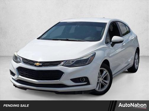 Summit White 2018 Chevrolet Cruze LT