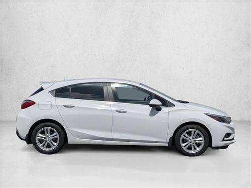 Summit White 2018 Chevrolet Cruze LT
