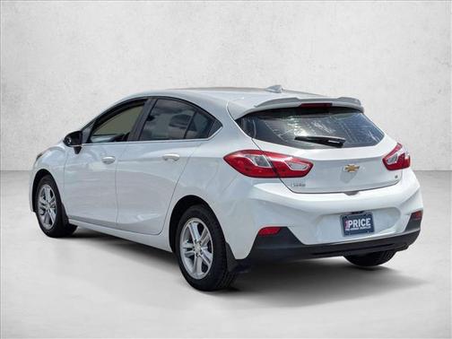 Summit White 2018 Chevrolet Cruze LT