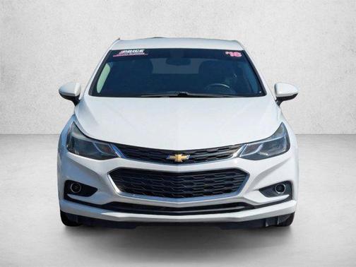 Summit White 2018 Chevrolet Cruze LT