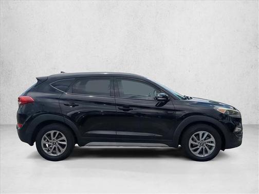 Black Noir Pearl 2017 Hyundai TUCSON SE Plus