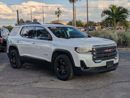 2023 GMC Acadia AWD AT4