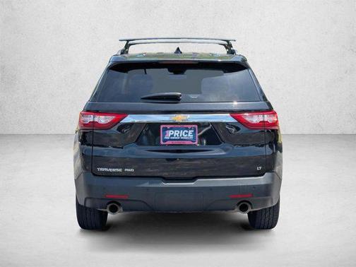 Mosaic Black Metallic 2019 Chevrolet Traverse LT Cloth