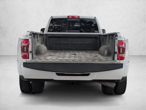 2022 RAM 3500 Big Horn Crew Cab 4x4 8' Box