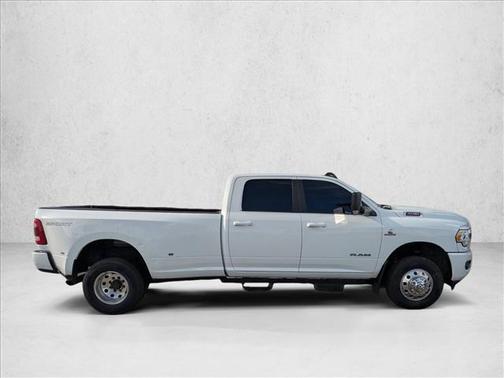 2022 RAM 3500 Big Horn Crew Cab 4x4 8' Box