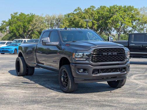 Granite Crystal Metallic Clearcoat 2023 RAM 3500 Big Horn Crew Cab 4x4 8' Box