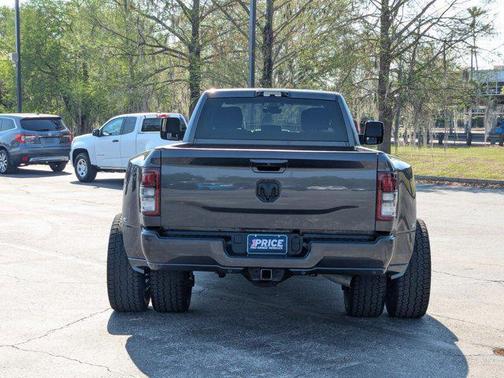 Granite Crystal Metallic Clearcoat 2023 RAM 3500 Big Horn Crew Cab 4x4 8' Box