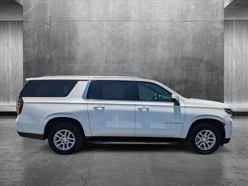 2022 Chevrolet Suburban LT