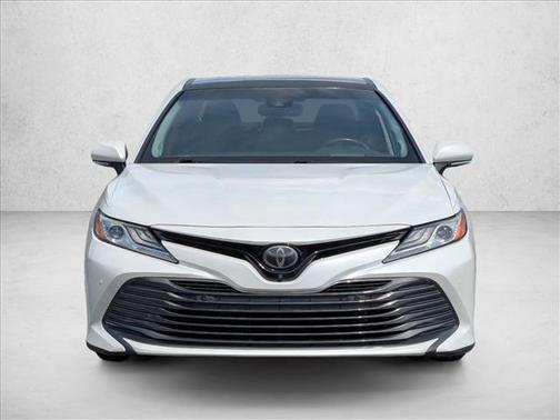 Wind Chill Pearl 2018 Toyota Camry XLE
