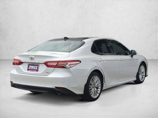 Wind Chill Pearl 2018 Toyota Camry XLE