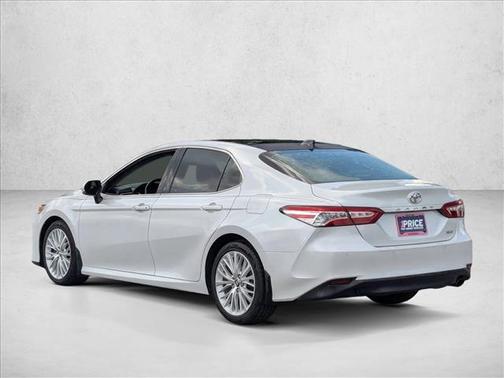 Wind Chill Pearl 2018 Toyota Camry XLE