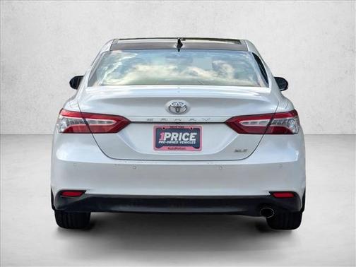 Wind Chill Pearl 2018 Toyota Camry XLE
