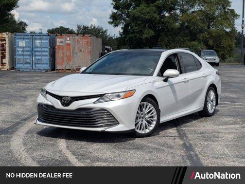 Wind Chill Pearl 2018 Toyota Camry XLE