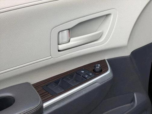 2022 Toyota Sienna LE