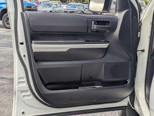 2018 Toyota Tundra SR5