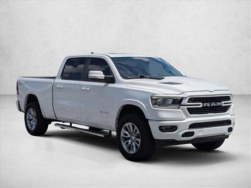 Bright White Clearcoat 2020 RAM 1500 Laramie