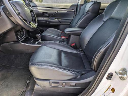 2020 Mitsubishi Outlander ES
