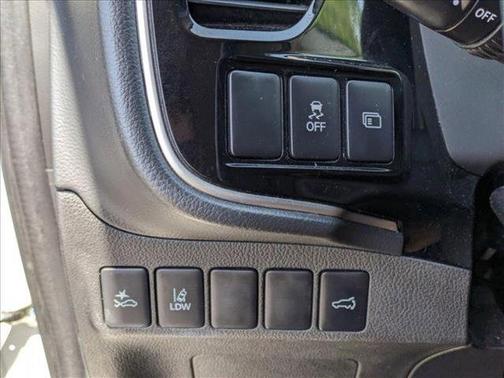 2020 Mitsubishi Outlander ES