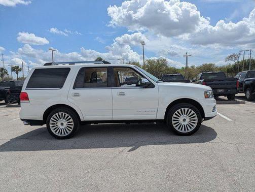 White Platinum Metallic Tri-Coat 2017 Lincoln Navigator Reserve
