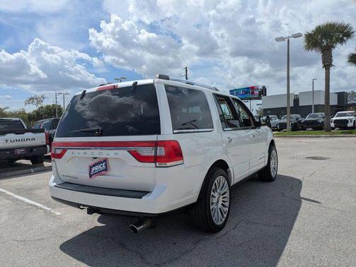White Platinum Metallic Tri-Coat 2017 Lincoln Navigator Reserve